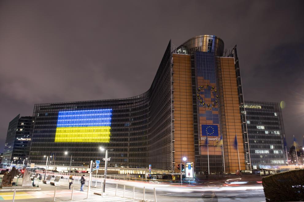 Berlaymont and EEAS buildings illuminated in blue and yellow to commemorate the first year of the Russian invasion of Ukraine